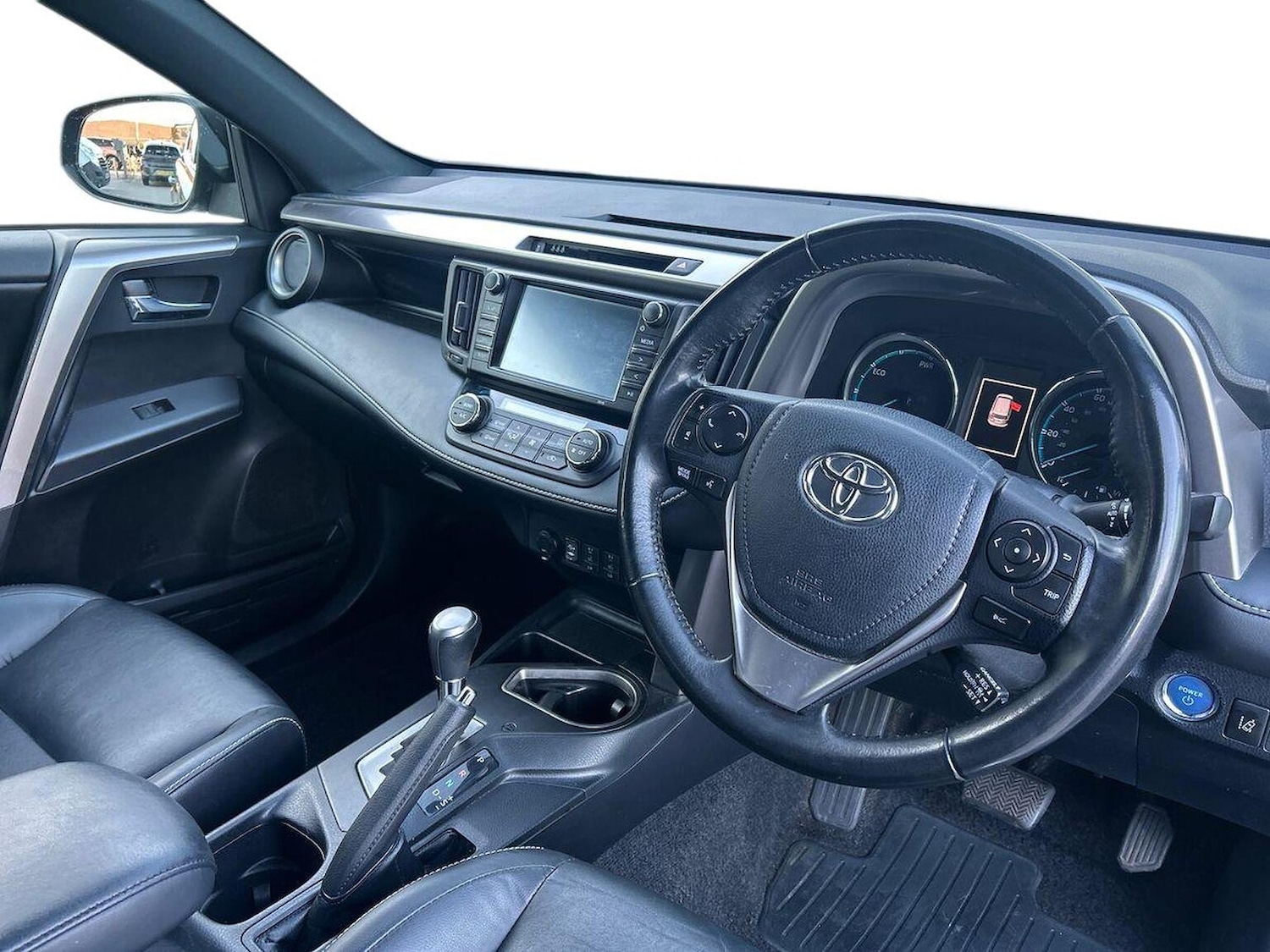 Used Toyota RAV4 2018 for sale - 76030336: Photo 15