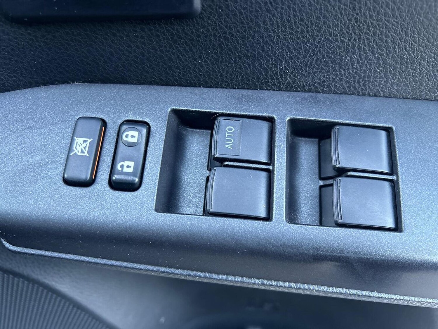 Used Toyota RAV4 2018 for sale - 76030336: Photo 21