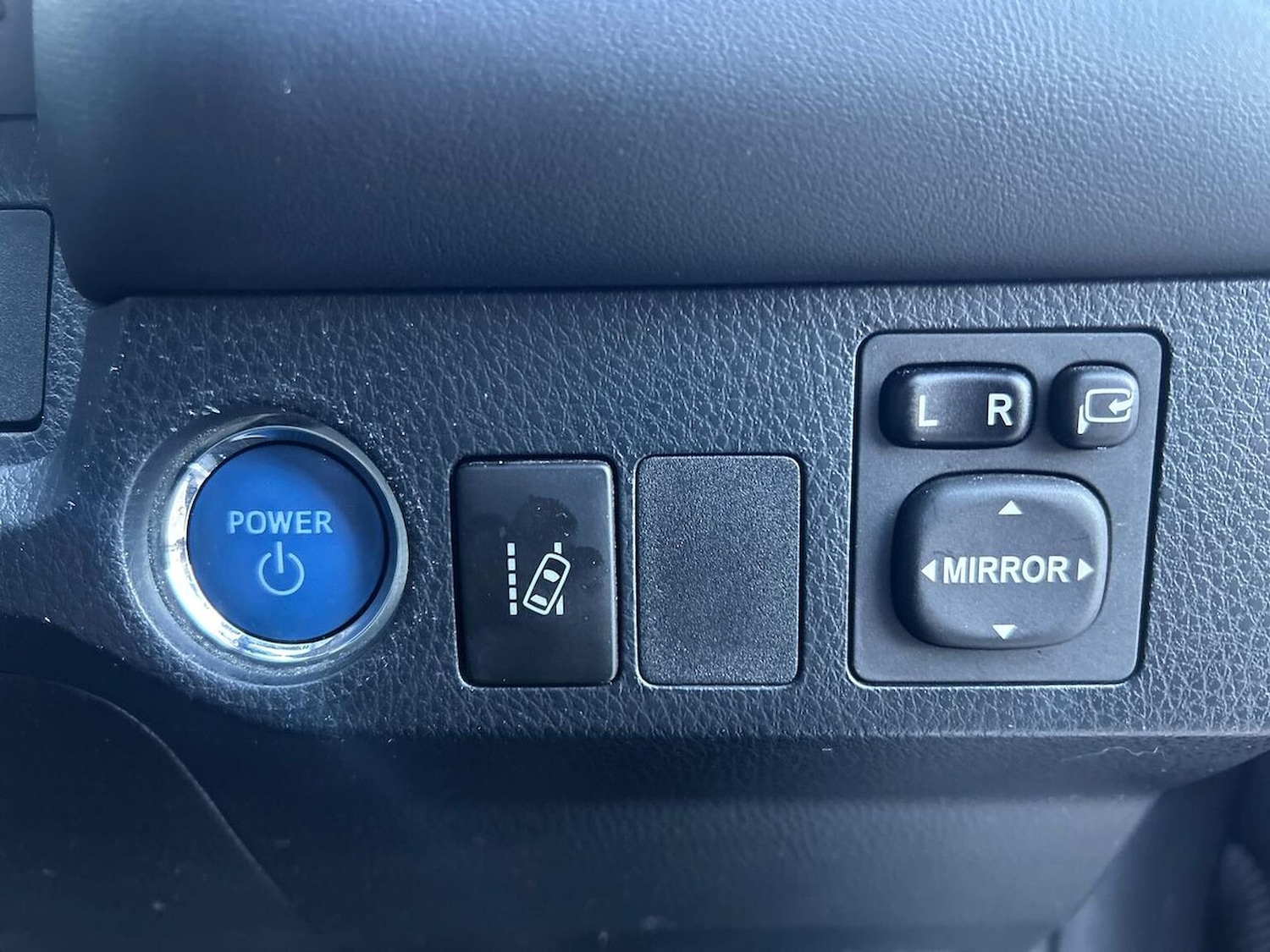 Used Toyota RAV4 2018 for sale - 76030336: Photo 22