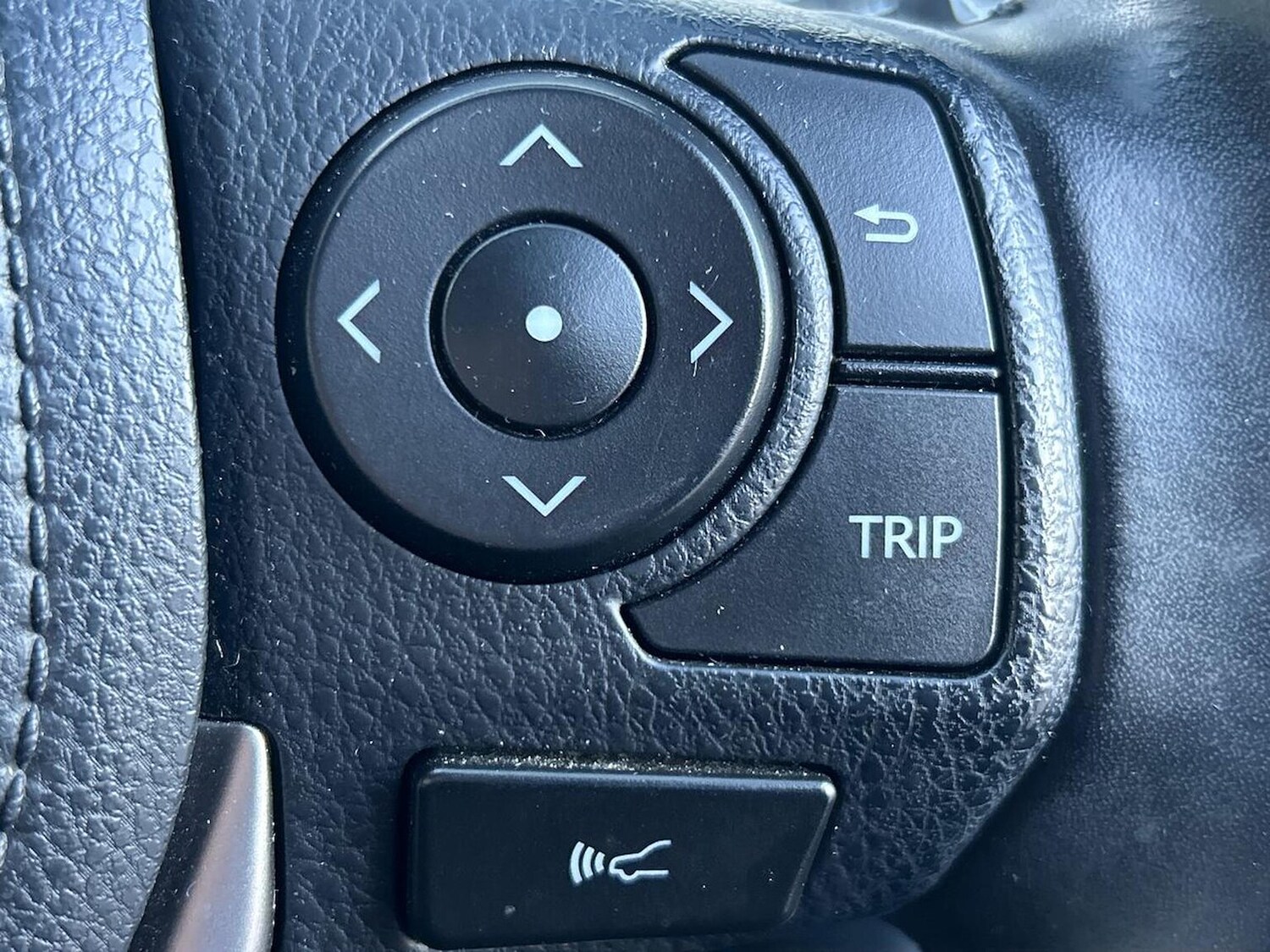 Used Toyota RAV4 2018 for sale - 76030336: Photo 27