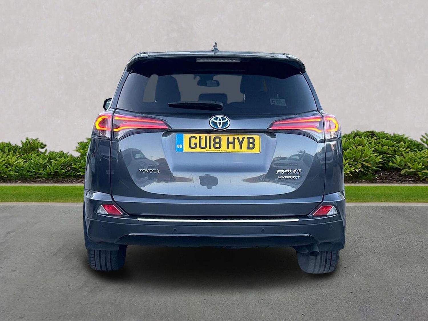 Used Toyota RAV4 2018 for sale - 76030336: Photo 4