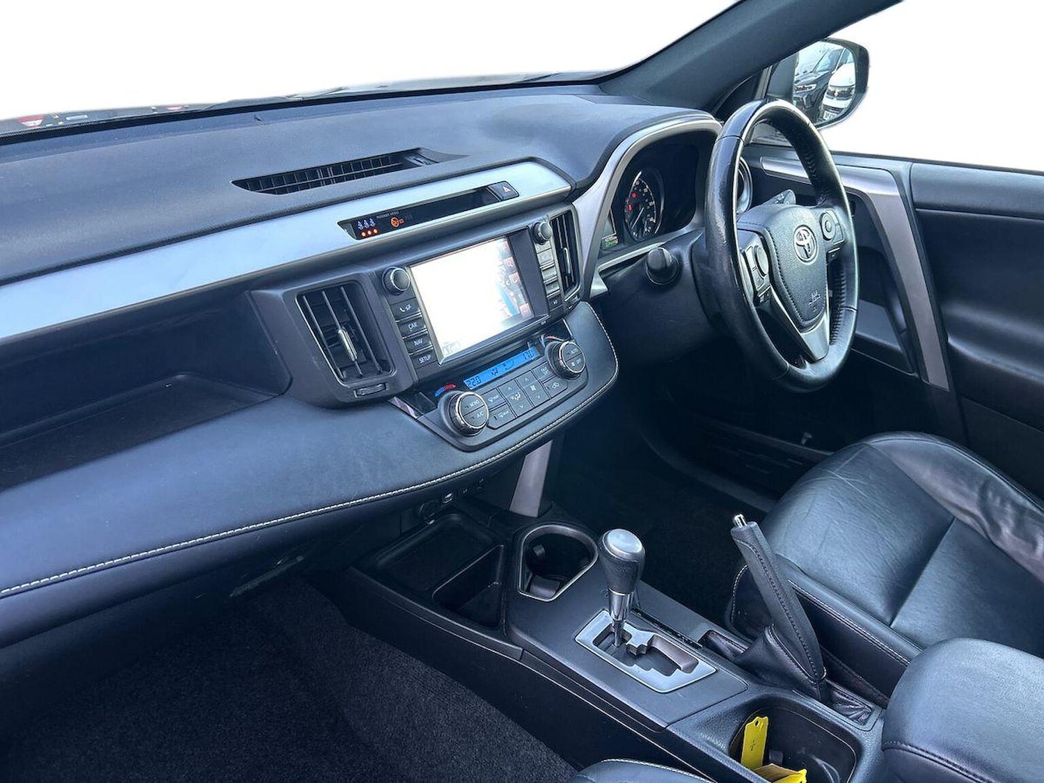 Used Toyota RAV4 2018 for sale - 76030336: Photo 7