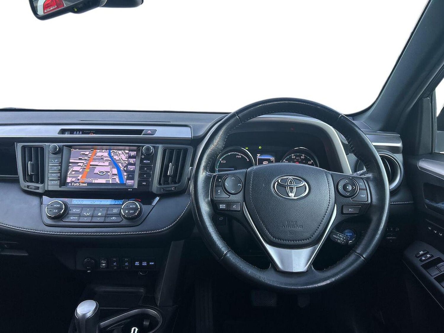 Used Toyota RAV4 2018 for sale - 76030336: Photo 9