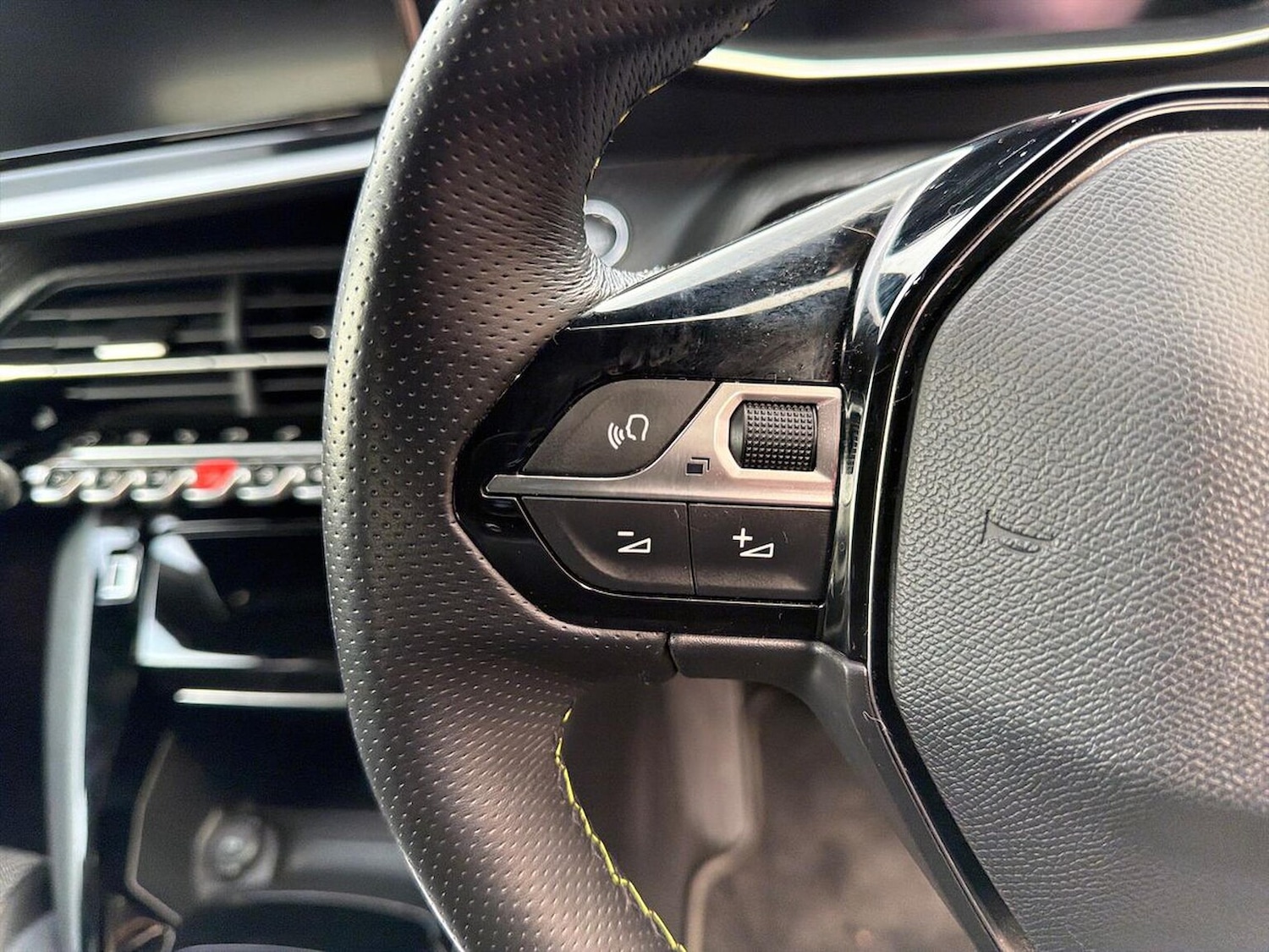 Used Peugeot 2008 2022 for sale - 76707512: Photo 26