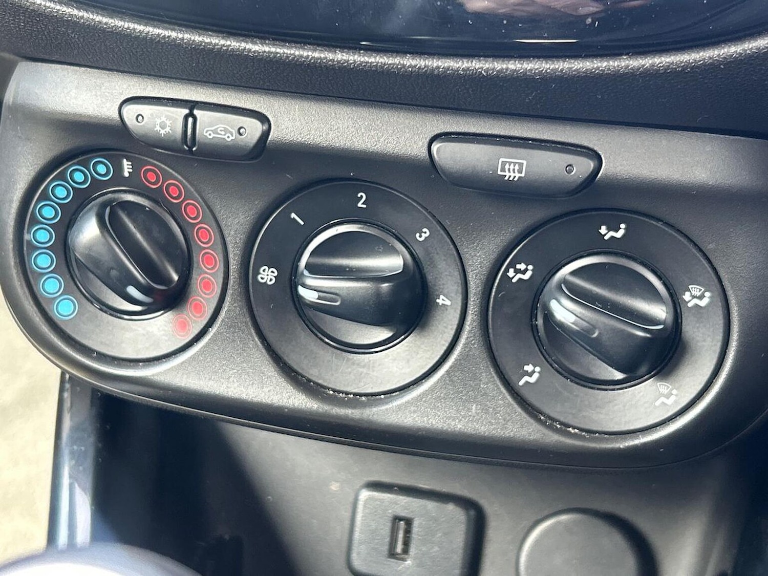 Used Vauxhall ADAM 2019 for sale - 78224692: Photo 14