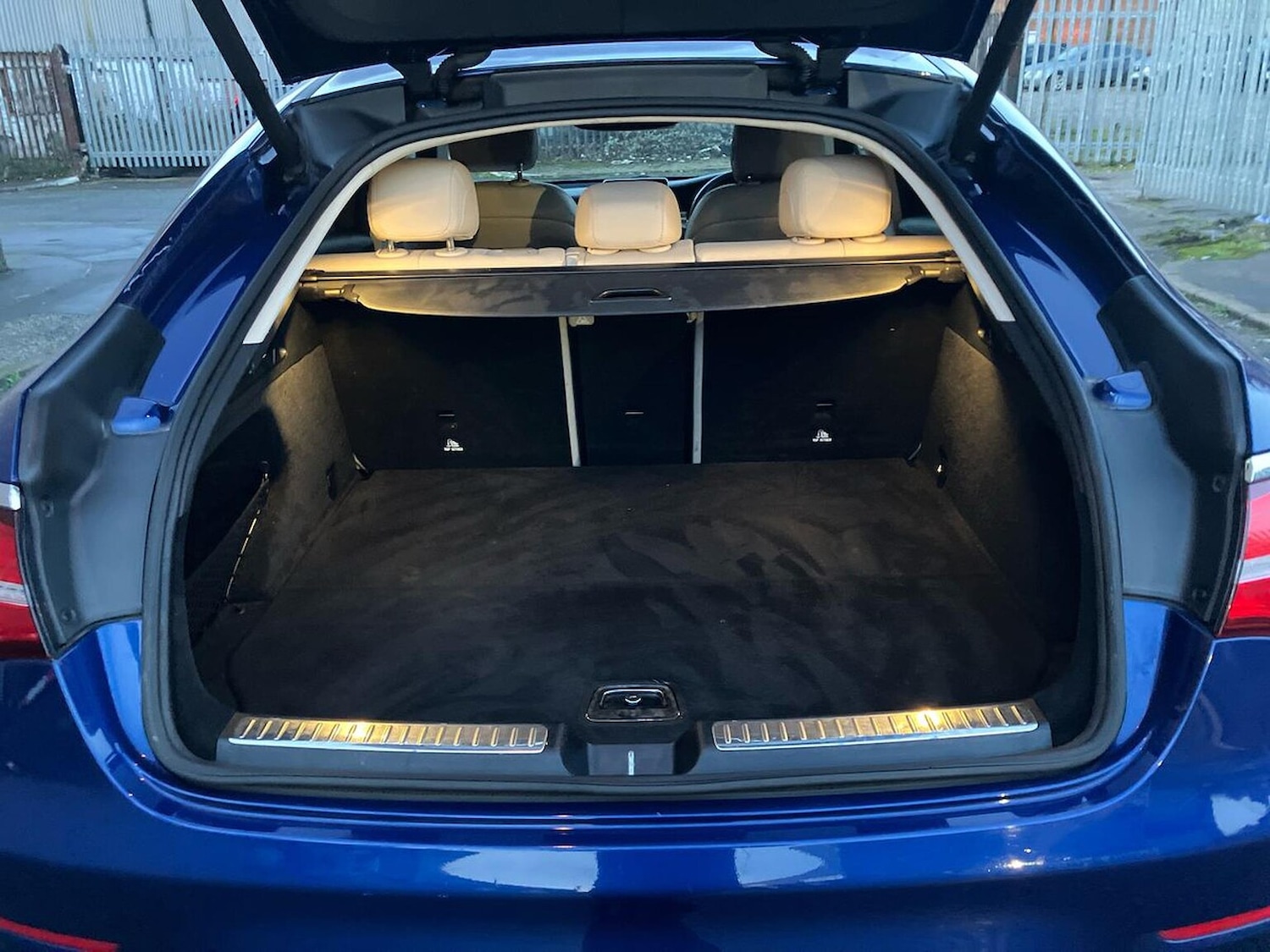 Used Mercedes-Benz GLC 2017 for sale - 77676327: Photo 17