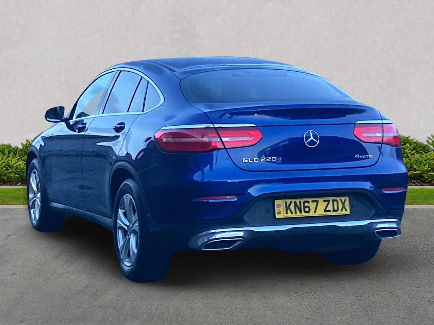 Used Mercedes-Benz GLC 2017 for sale - 77676327: Photo 2