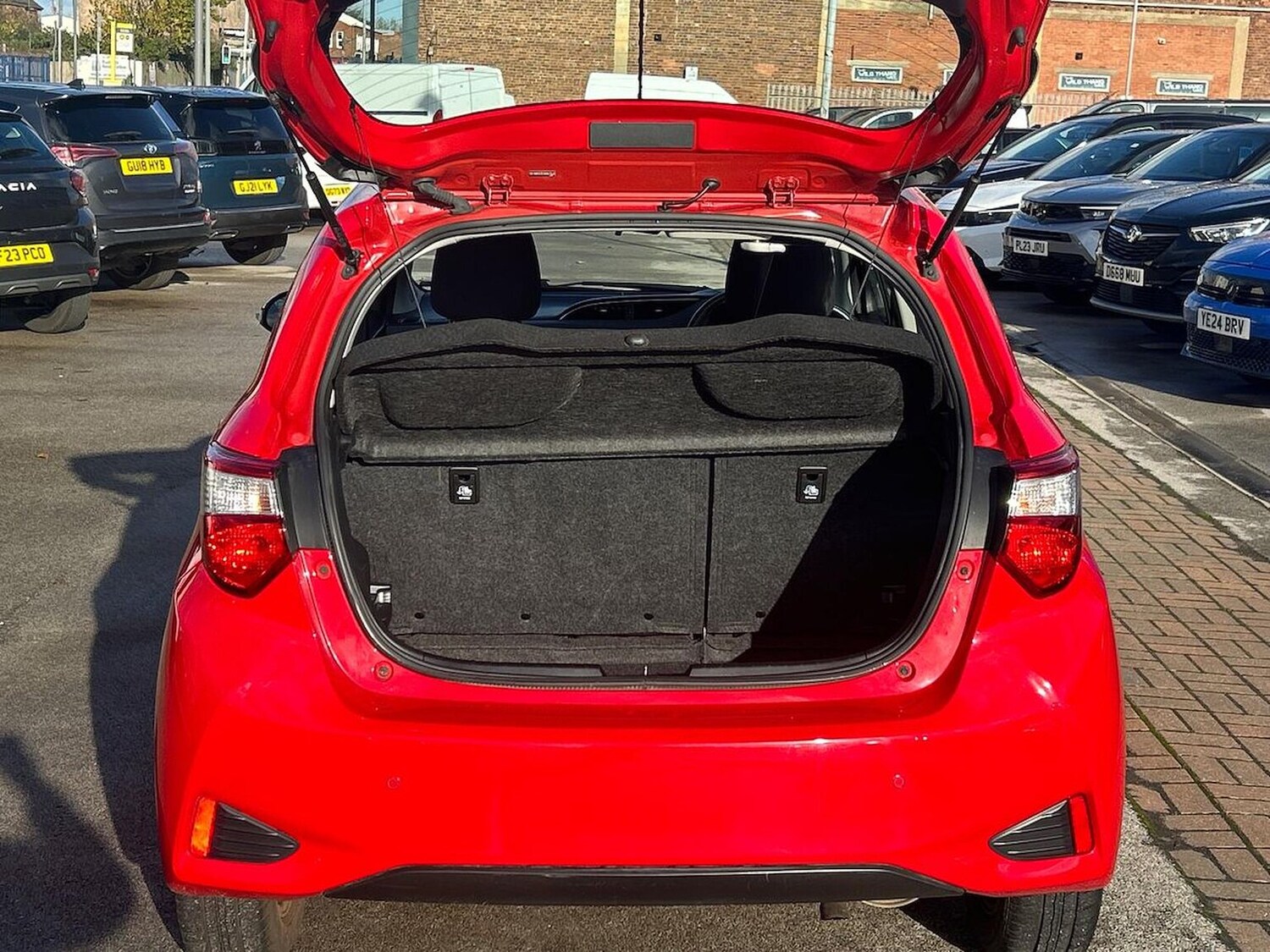 Used Toyota Yaris 2020 for sale - 76374339: Photo 17