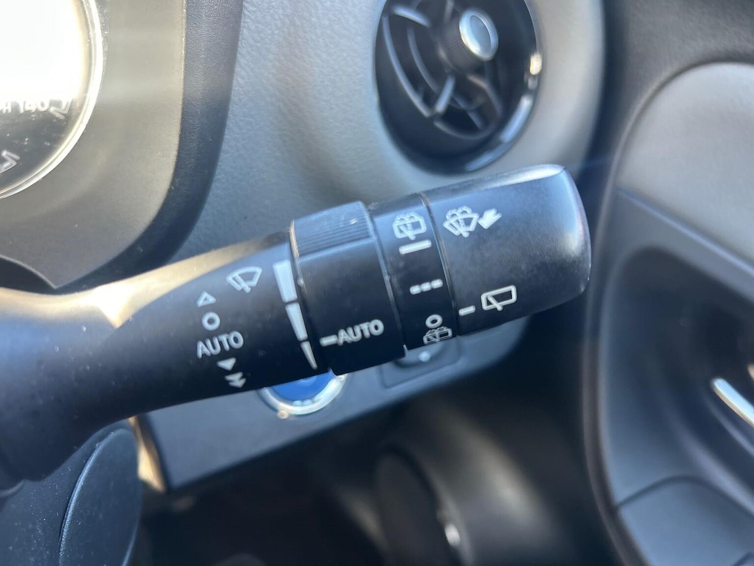 Used Toyota Yaris 2020 for sale - 76374339: Photo 28