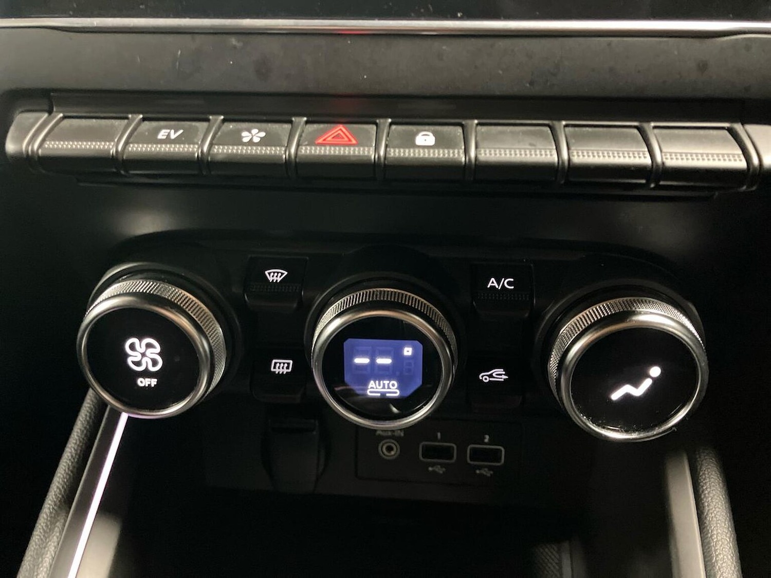 Used Renault Clio 2023 for sale - 77775211: Photo 12