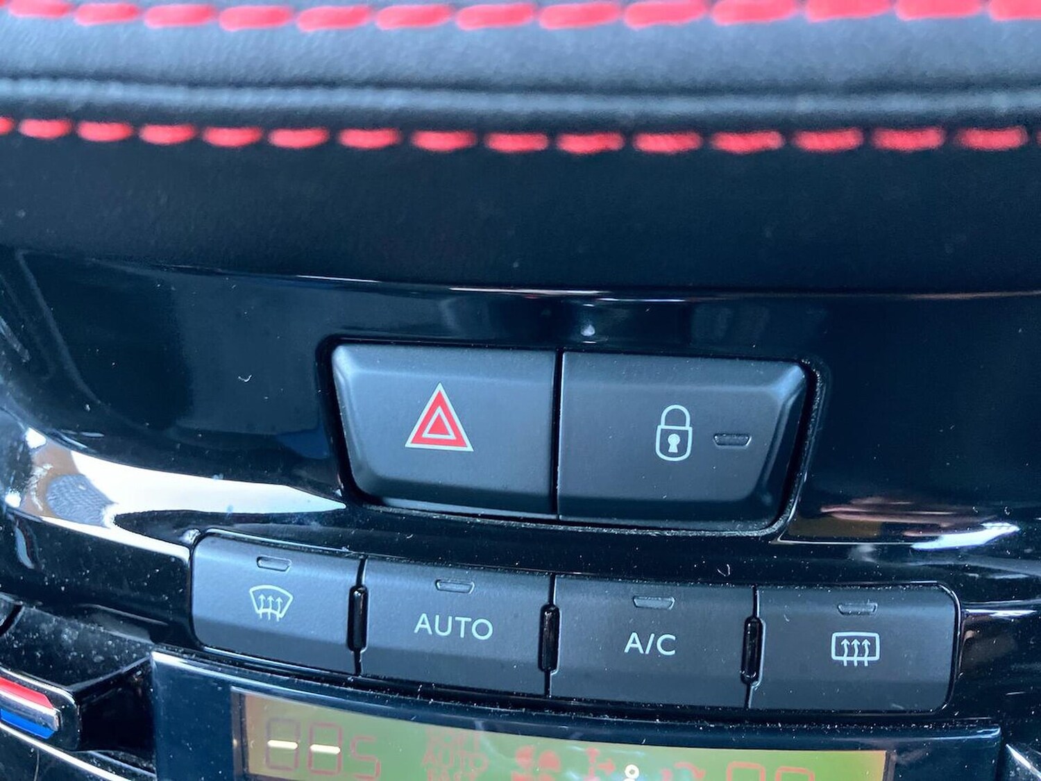 Used Peugeot 208 2016 for sale - 76778250: Photo 22