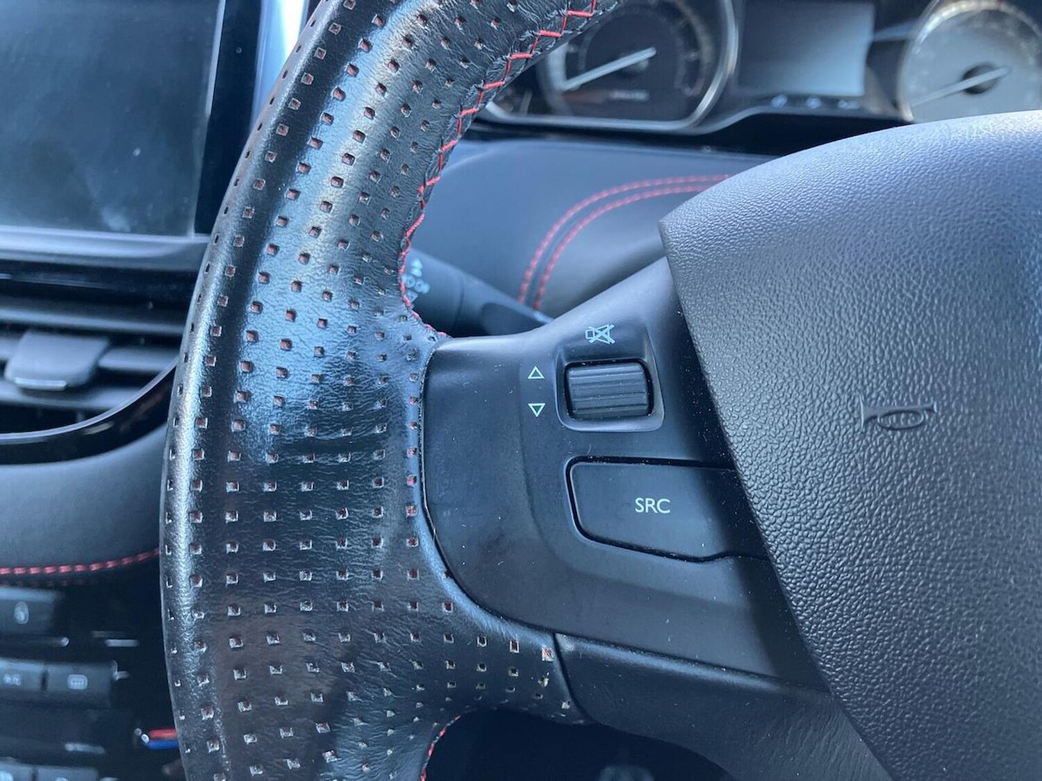 Used Peugeot 208 2016 for sale - 76778250: Photo 26