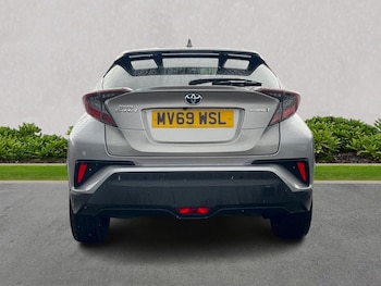Used Toyota C-HR 2019 for sale - 75497800: Photo