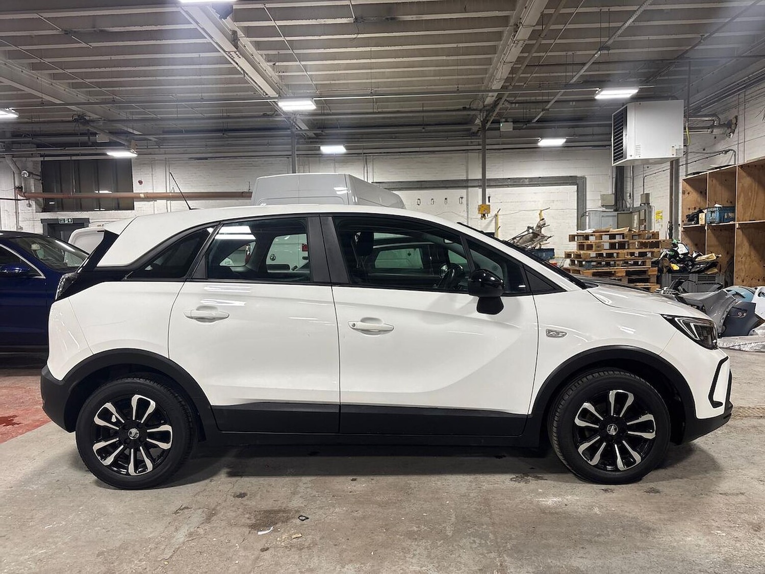 Used Vauxhall Crossland 2022 for sale - 77802106: Photo 3