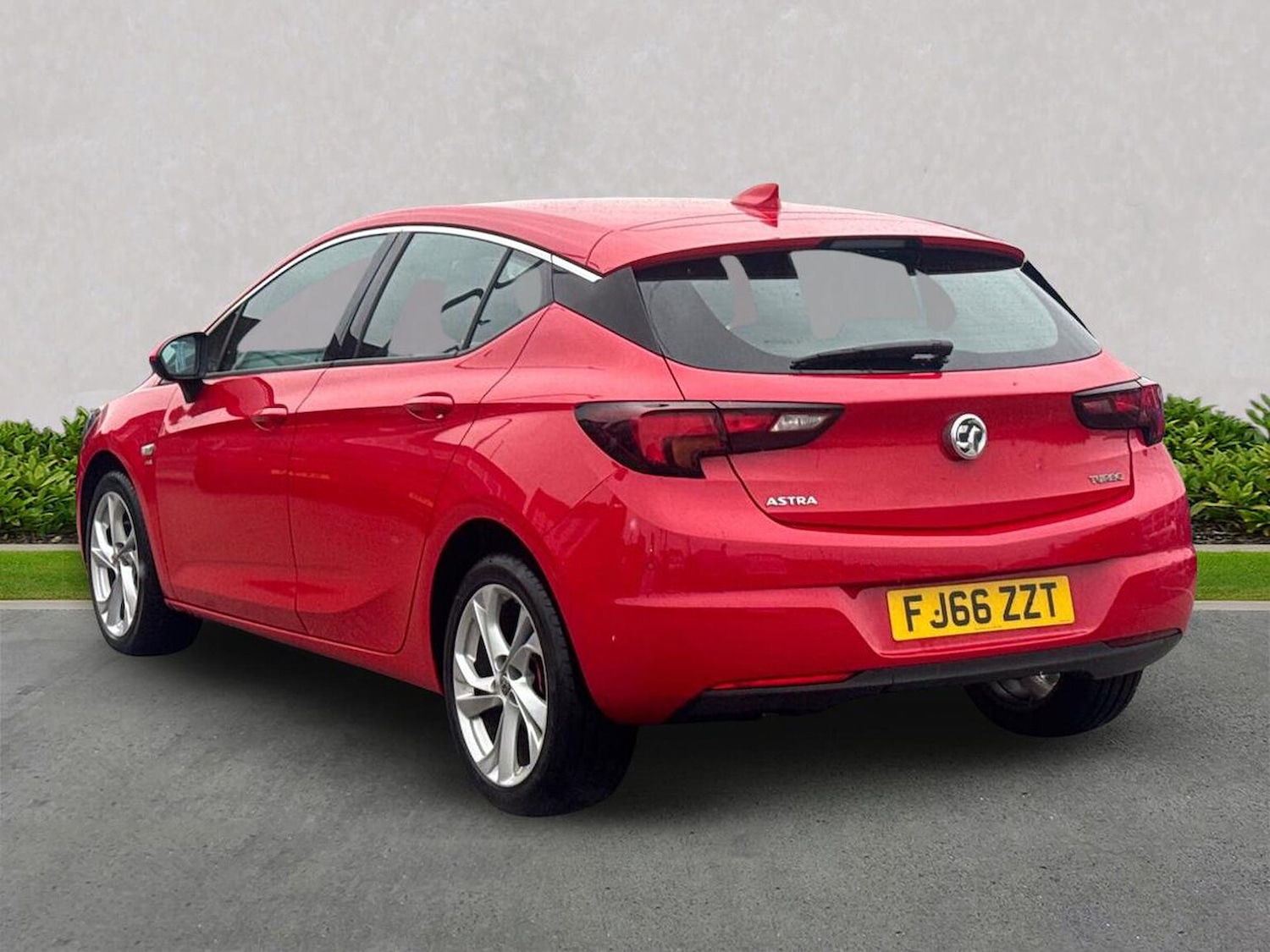 Used Vauxhall Astra 2016 for sale - 76555424: Photo 2