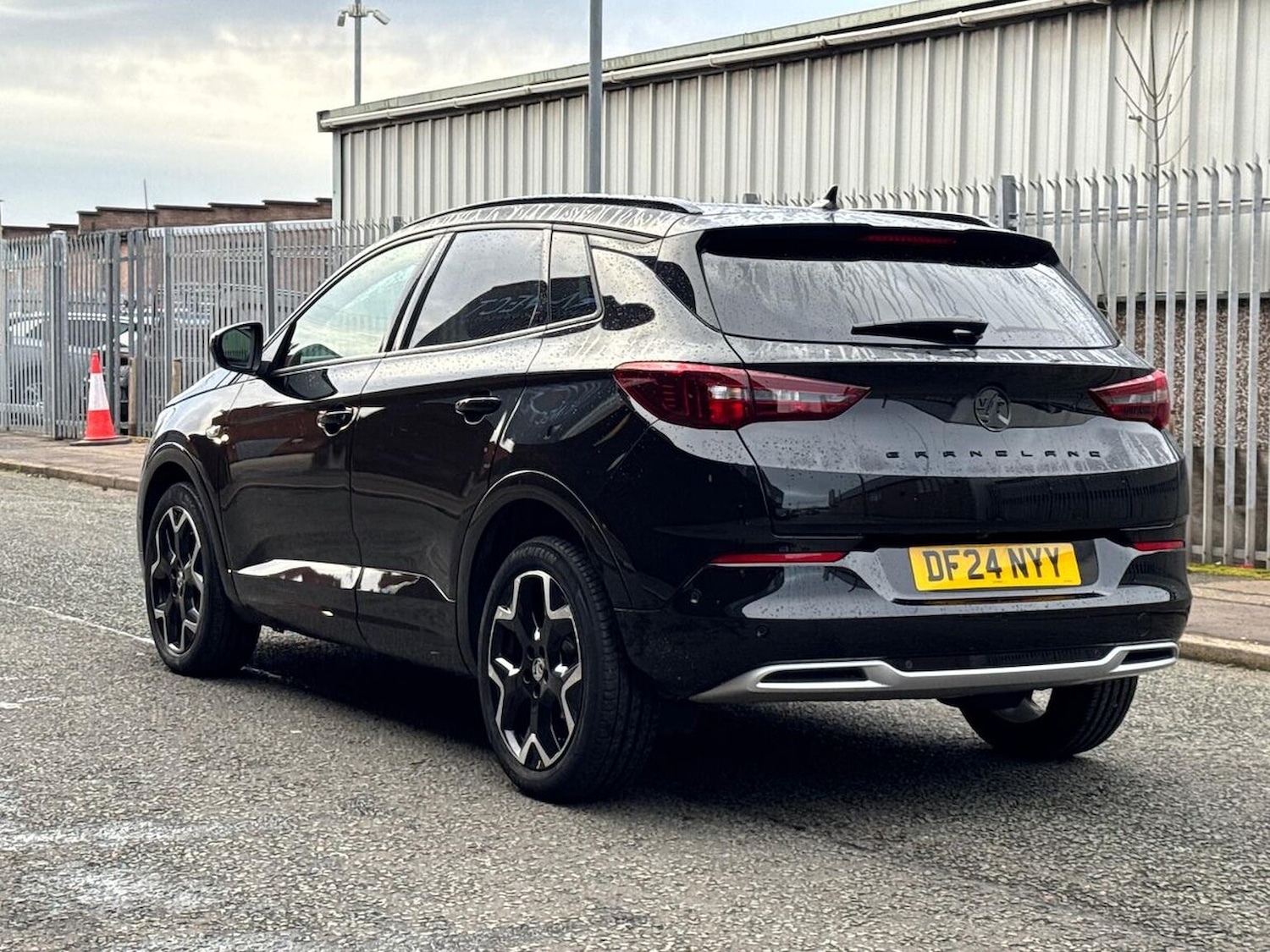 Used Vauxhall Grandland 2024 for sale - 76830659: Photo 2