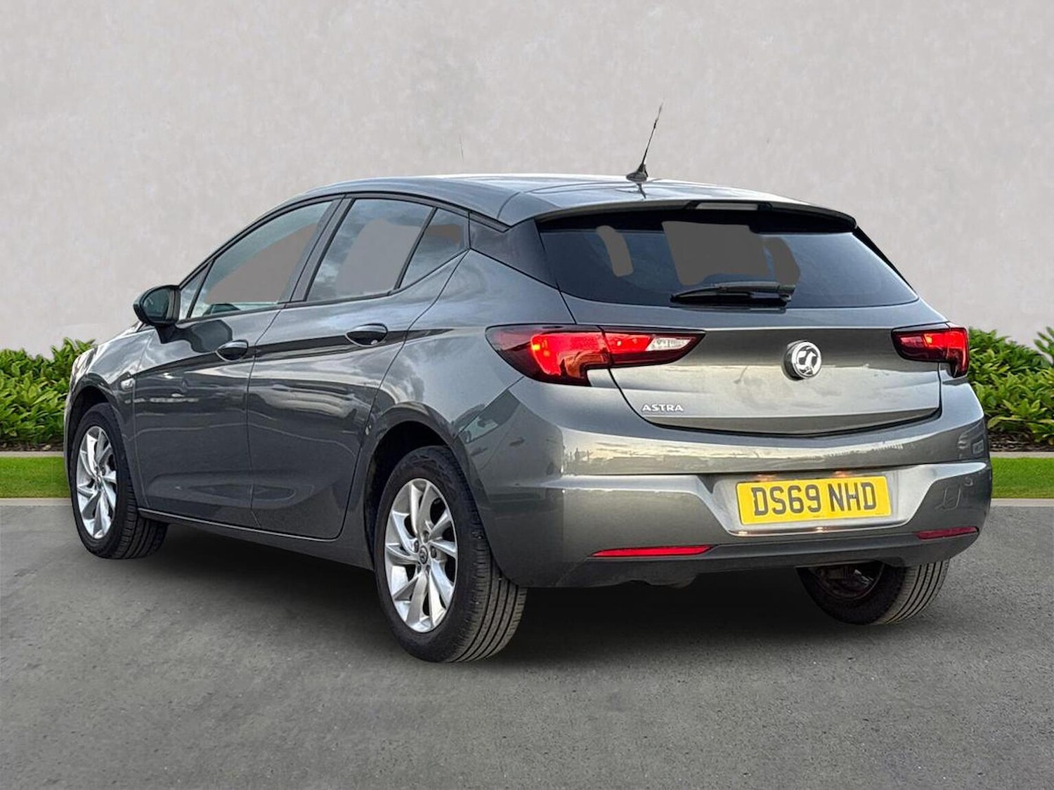 Used Vauxhall Astra 2019 for sale - 76412491: Photo 2