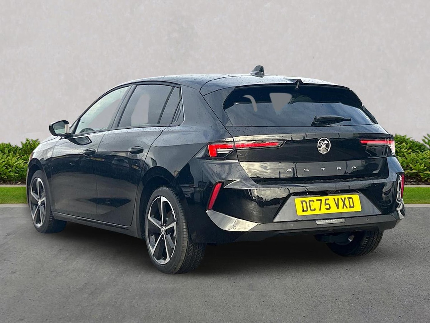 Used Vauxhall Astra 2025 for sale - 77555330: Photo 2