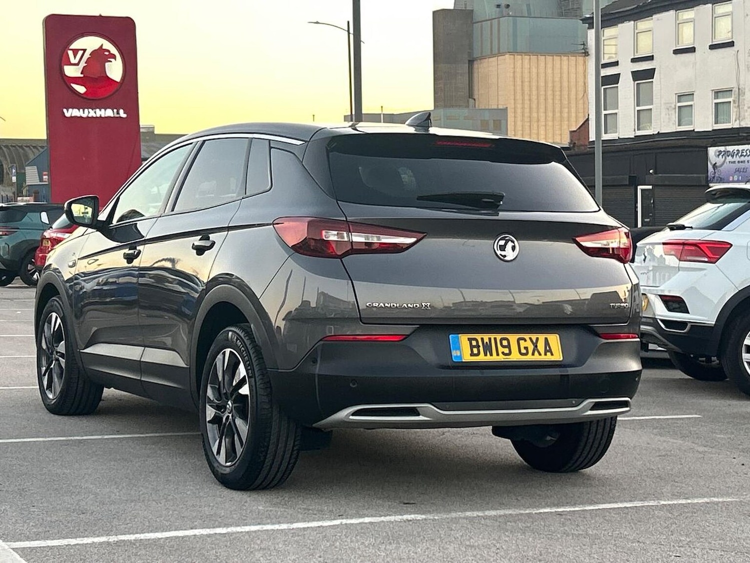 Used Vauxhall Grandland X 2019 for sale - 77694440: Photo 2