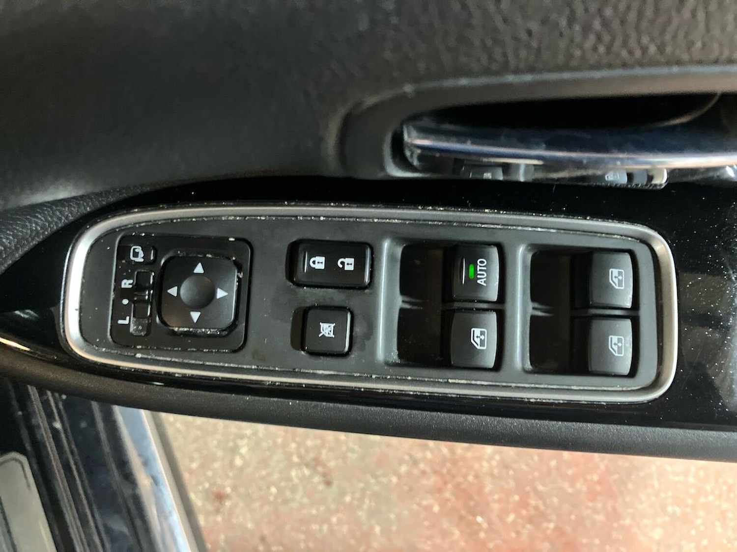 Used Mitsubishi Outlander 2018 for sale - 77676337: Photo 21