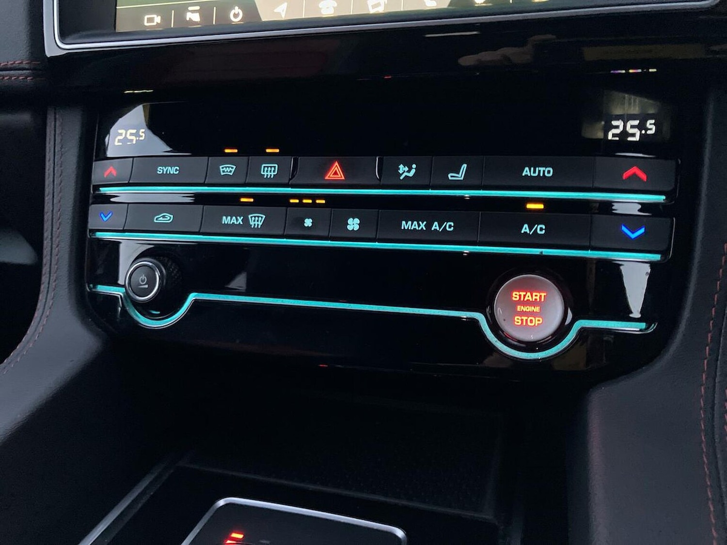 Used Jaguar F-Pace 2019 for sale - 76627941: Photo 22