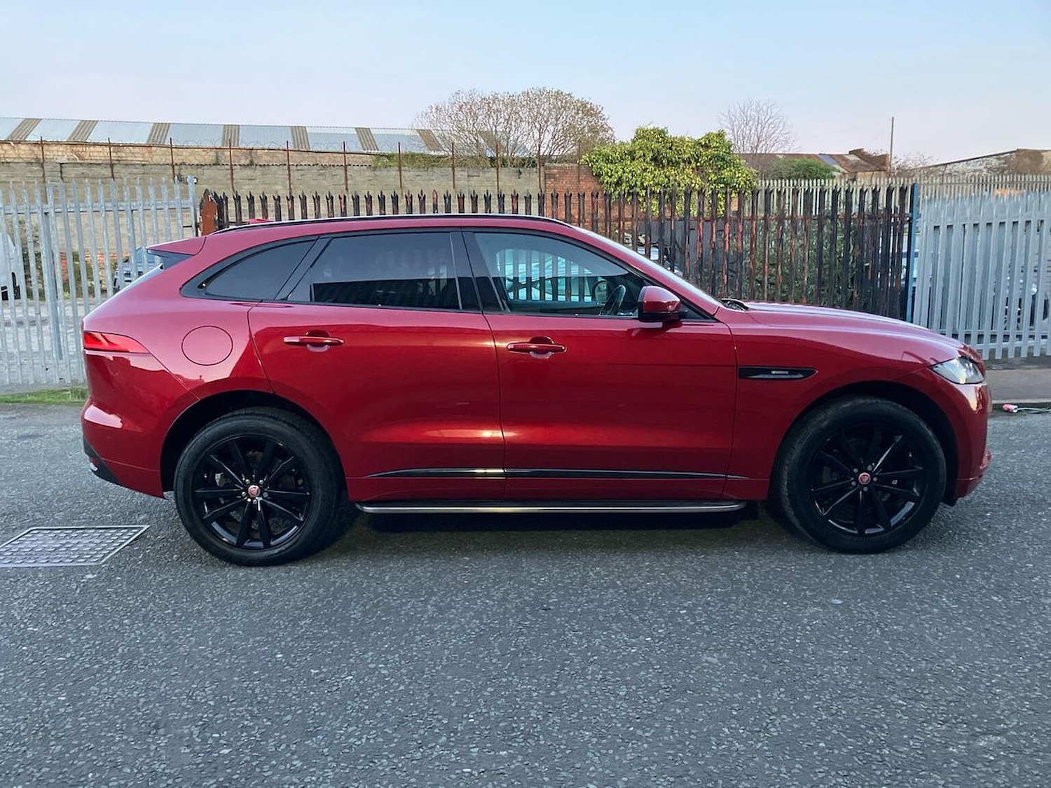 Used Jaguar F-Pace 2019 for sale - 76627941: Photo 3