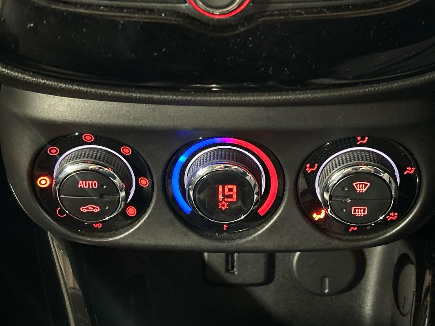 Used Vauxhall ADAM 2016 for sale - 77077368: Photo 14