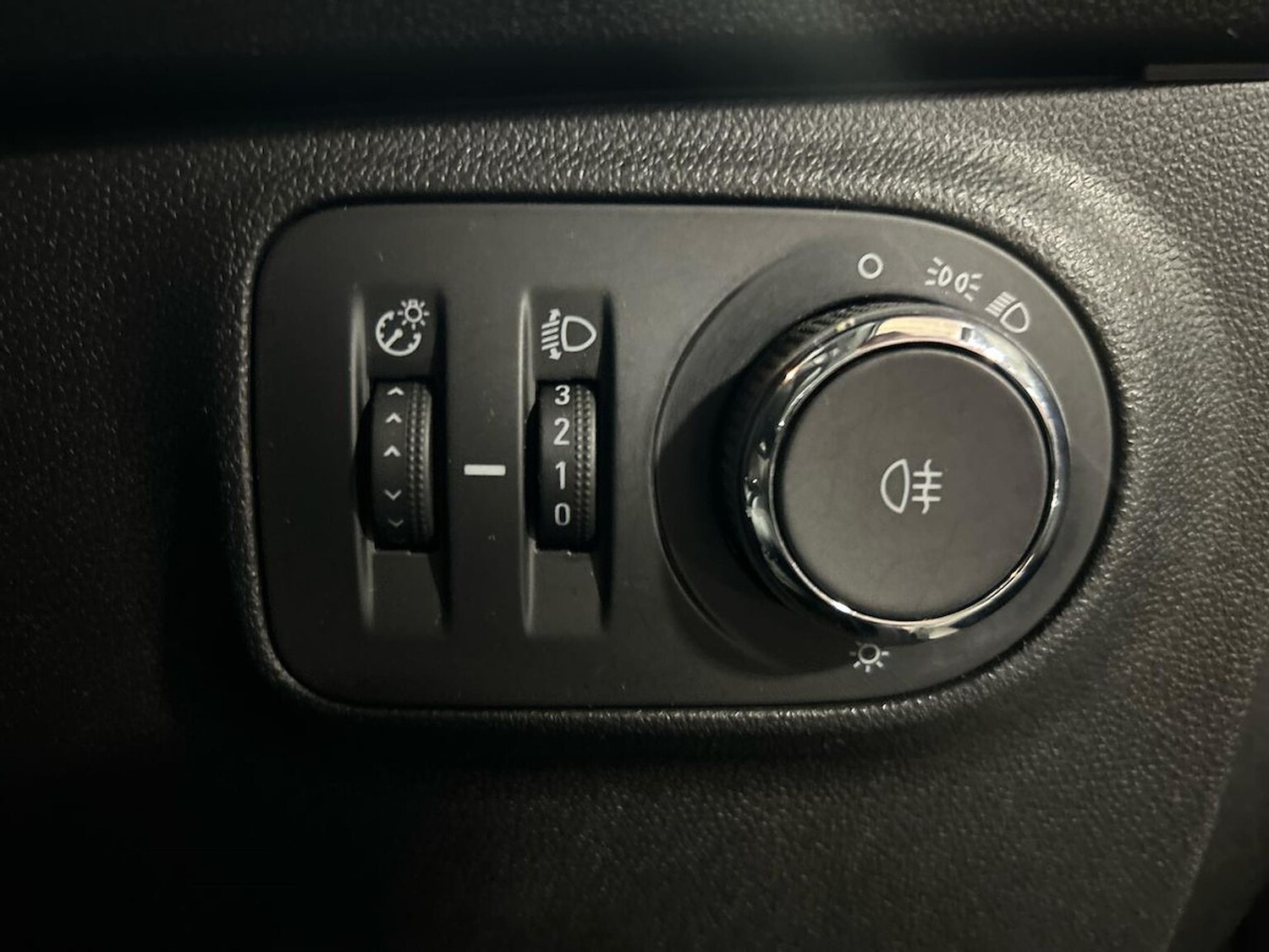 Used Vauxhall ADAM 2016 for sale - 77077368: Photo 24