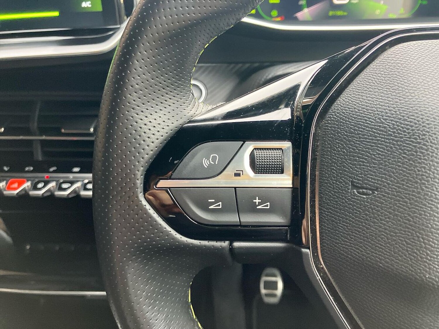 Used Peugeot 2008 2022 for sale - 76281181: Photo 26