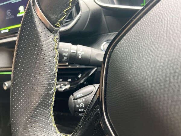 Used Peugeot 2008 2022 for sale - 76281181: Photo 28