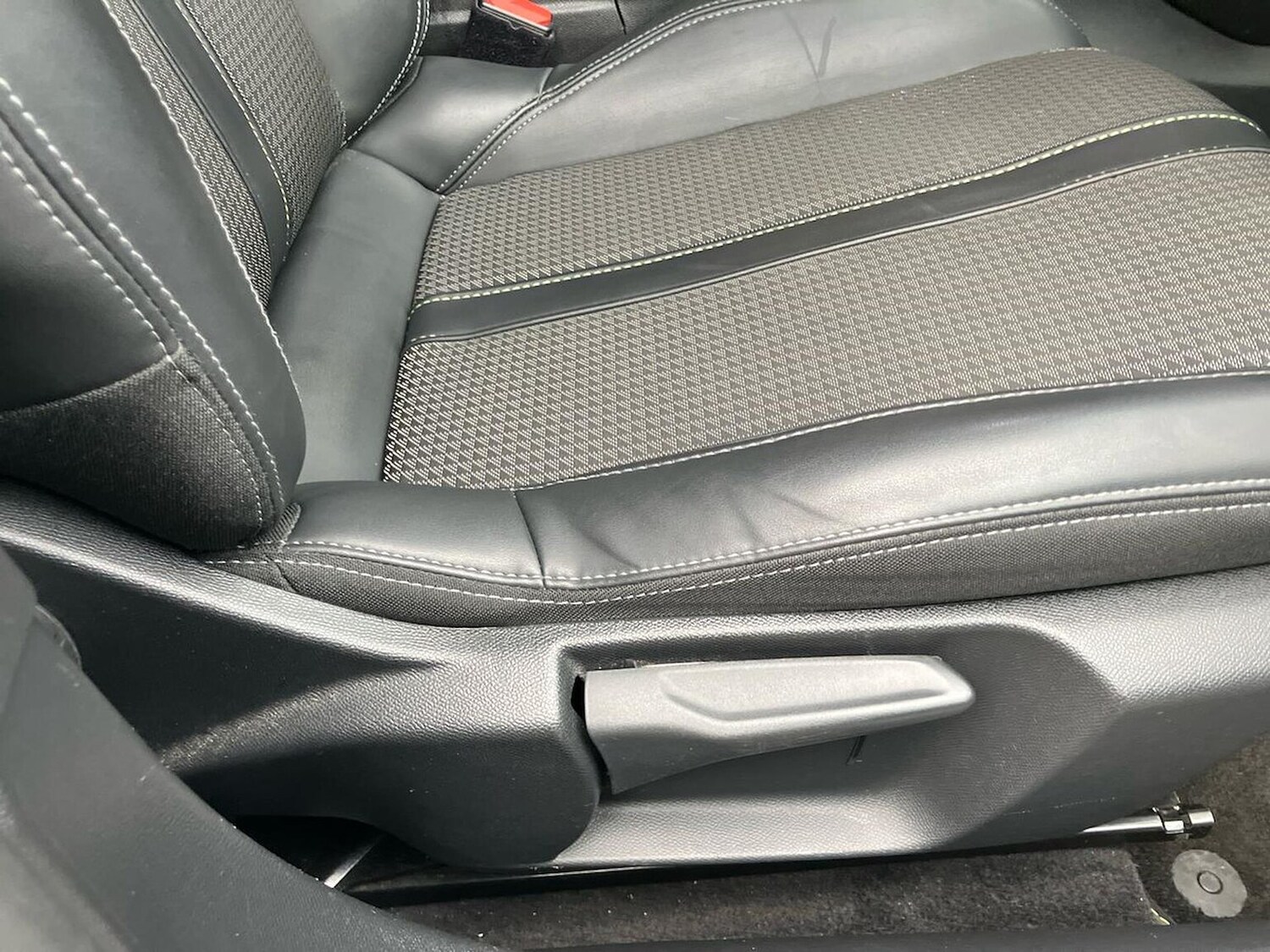 Used Peugeot 2008 2022 for sale - 76281181: Photo 30