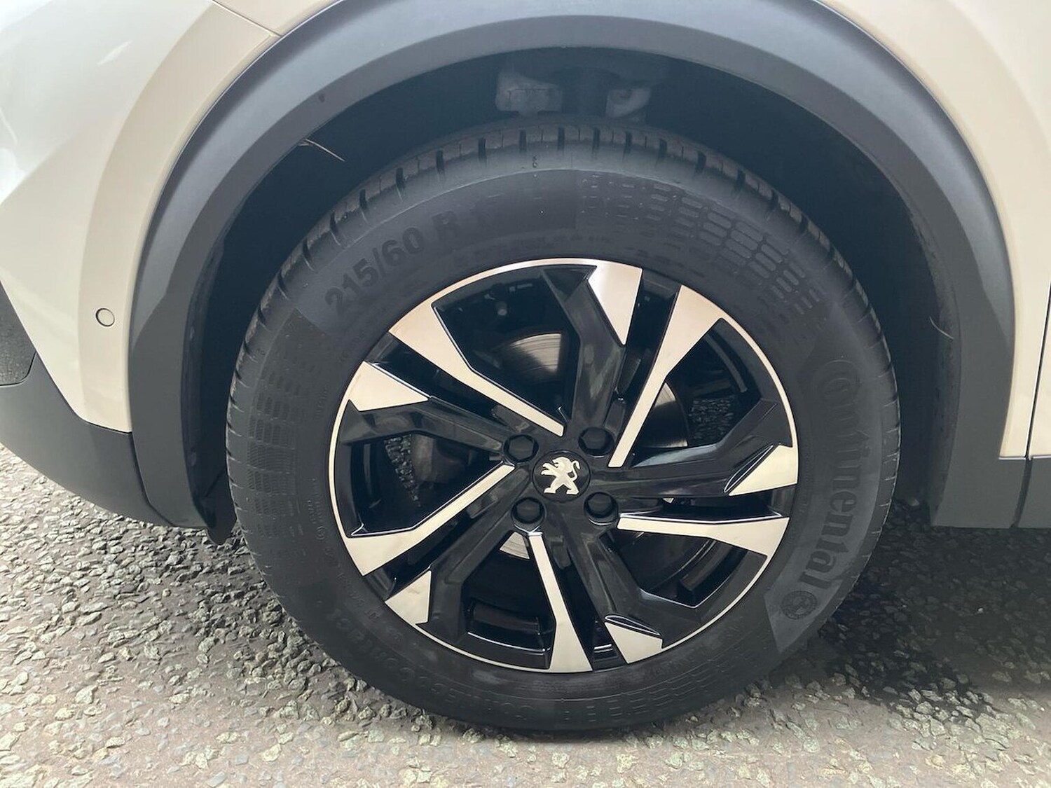 Used Peugeot 2008 2022 for sale - 76281181: Photo 6