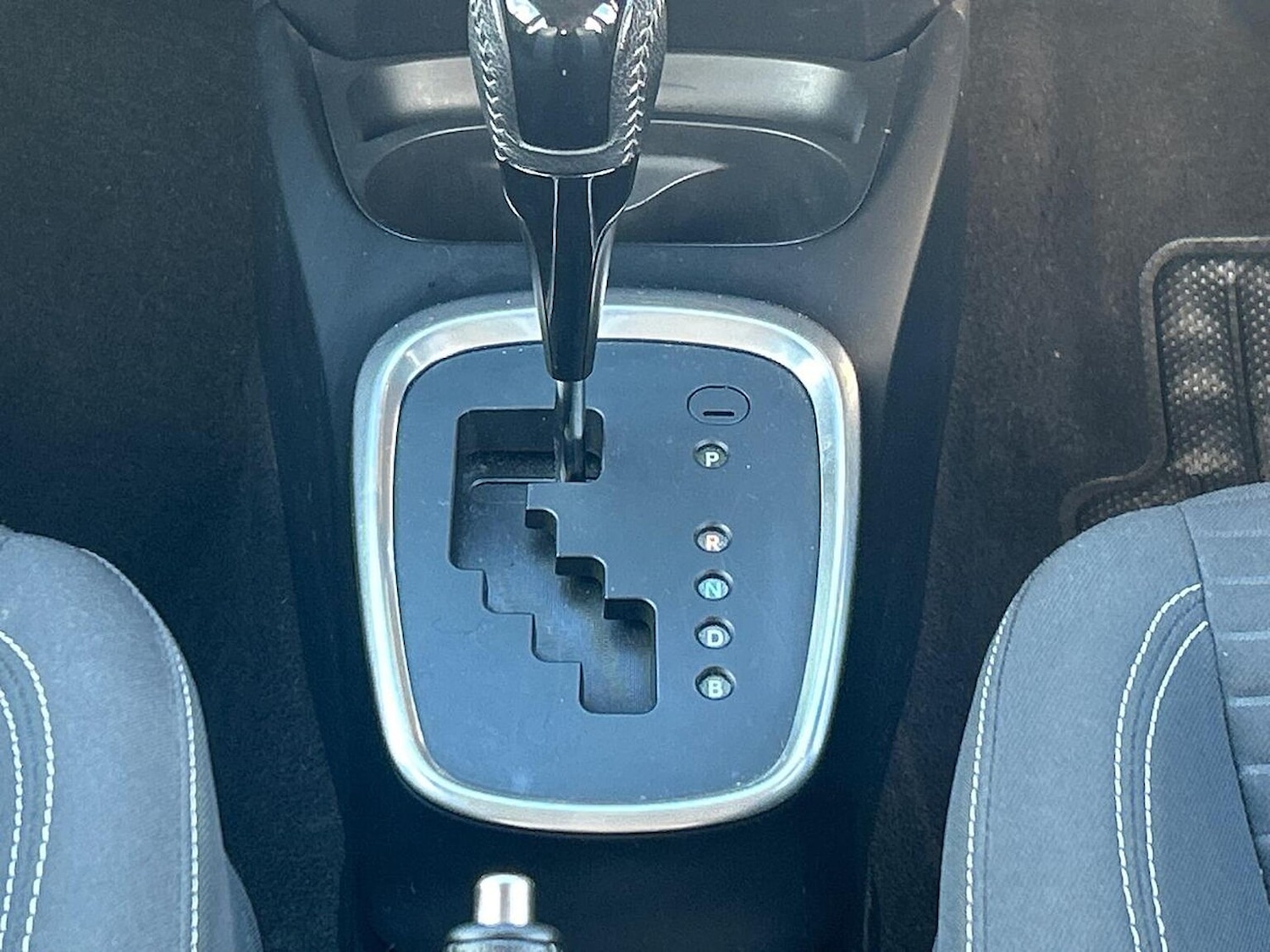 Used Toyota Yaris 2020 for sale - 76565451: Photo 32