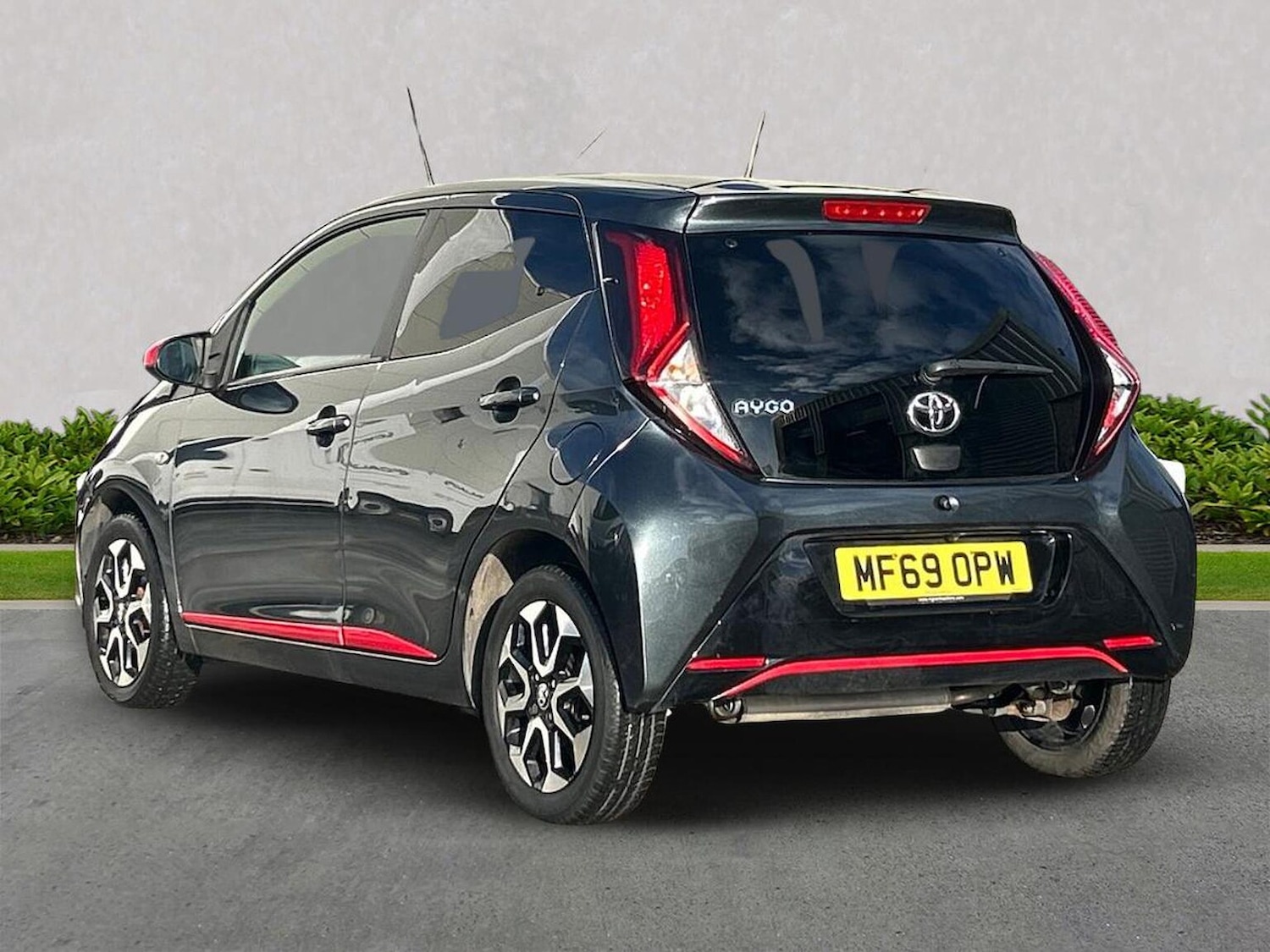 Used Toyota AYGO 2019 for sale - 77639307: Photo 2