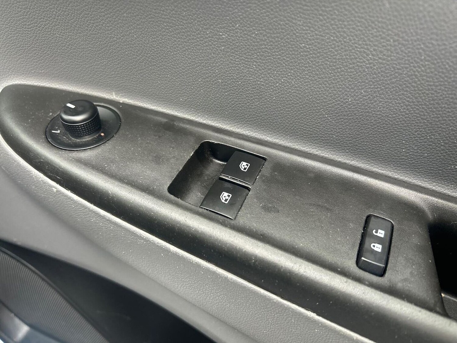 Used Vauxhall Viva 2016 for sale - 76477258: Photo 21