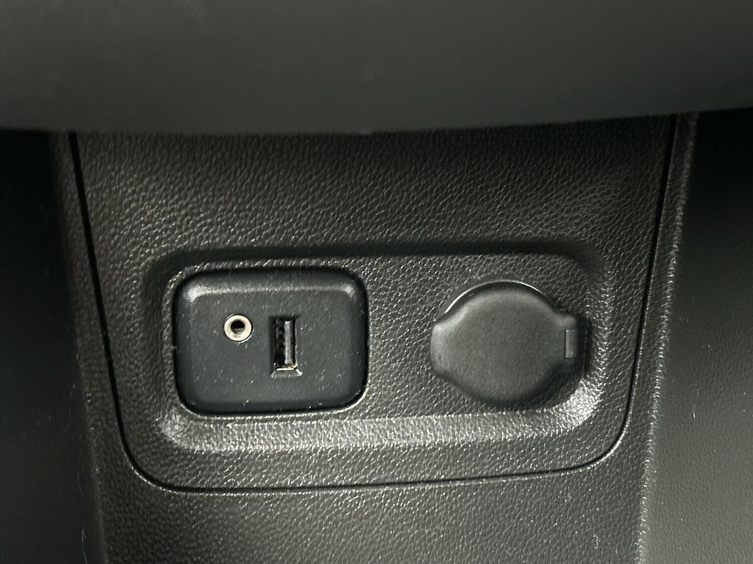 Used Vauxhall Viva 2016 for sale - 76477258: Photo 24