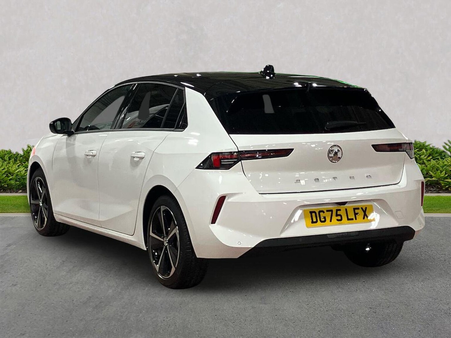 Used Vauxhall Astra 2025 for sale - 76777280: Photo 2