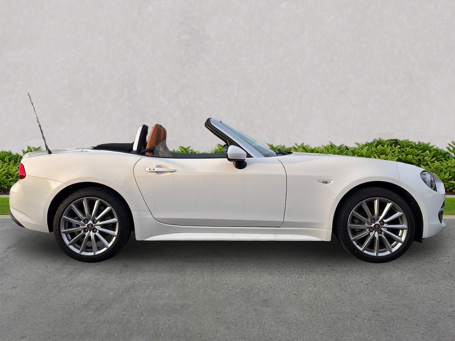 Used Fiat 124 Spider 2017 for sale - 76490635: Photo 3
