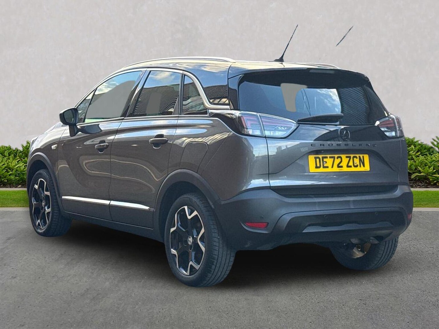 Used Vauxhall Crossland 2022 for sale - 76864023: Photo 2