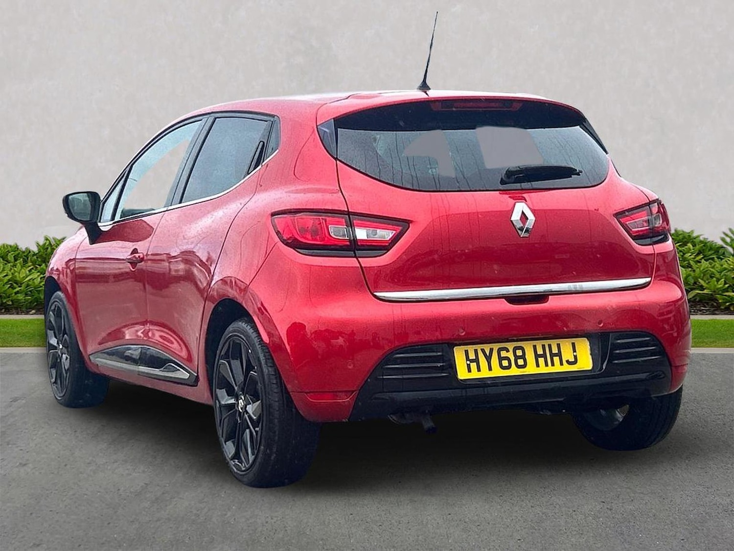 Used Renault Clio 2018 for sale - 78213676: Photo 2