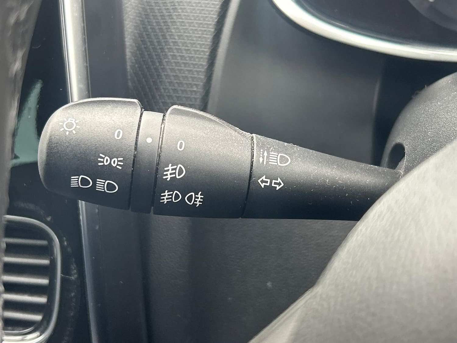 Used Renault Clio 2018 for sale - 78213676: Photo 28