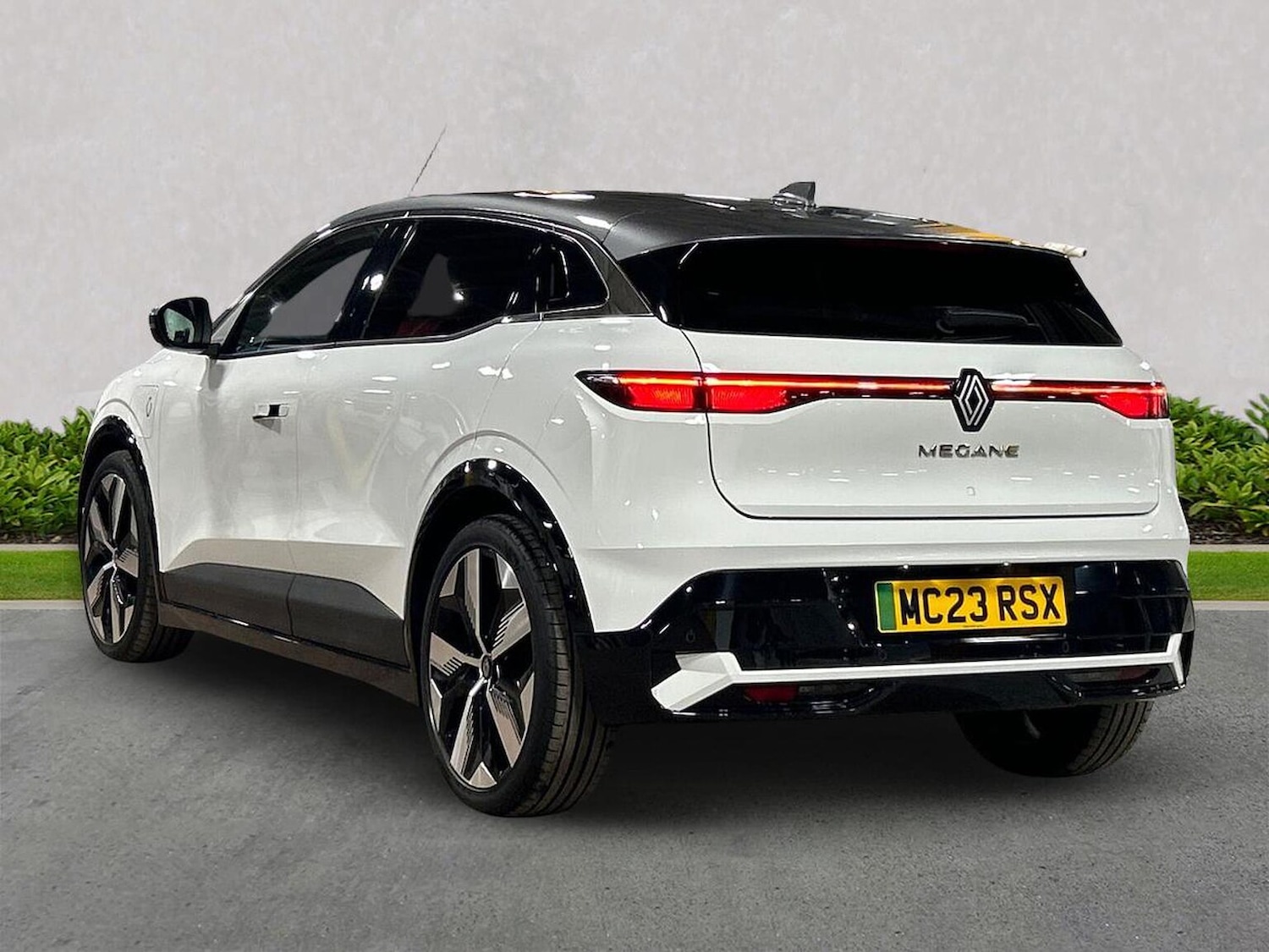 Used Renault Megane E Tech 2023 for sale - 77845382: Photo 2