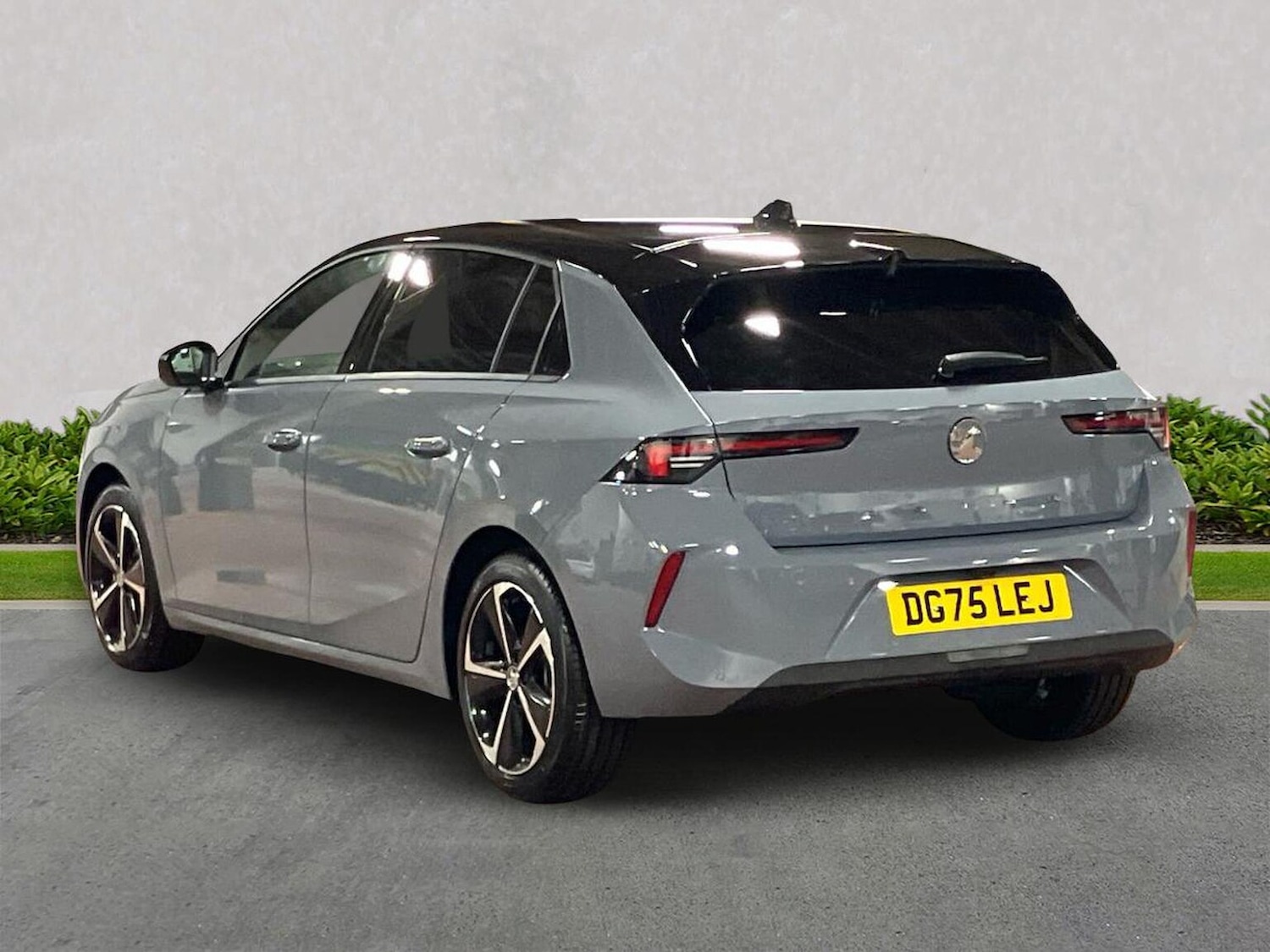 Used Vauxhall Astra 2025 for sale - 76769990: Photo 2