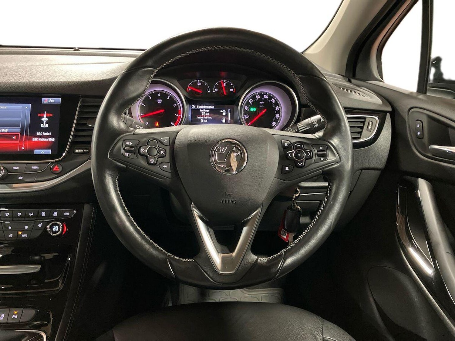 Used Vauxhall Astra 2017 for sale - 76570995: Photo 9