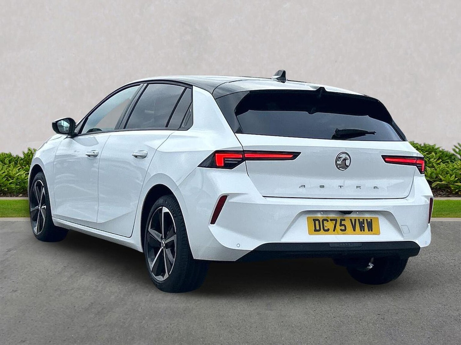 Used Vauxhall Astra 2025 for sale - 77555313: Photo 2