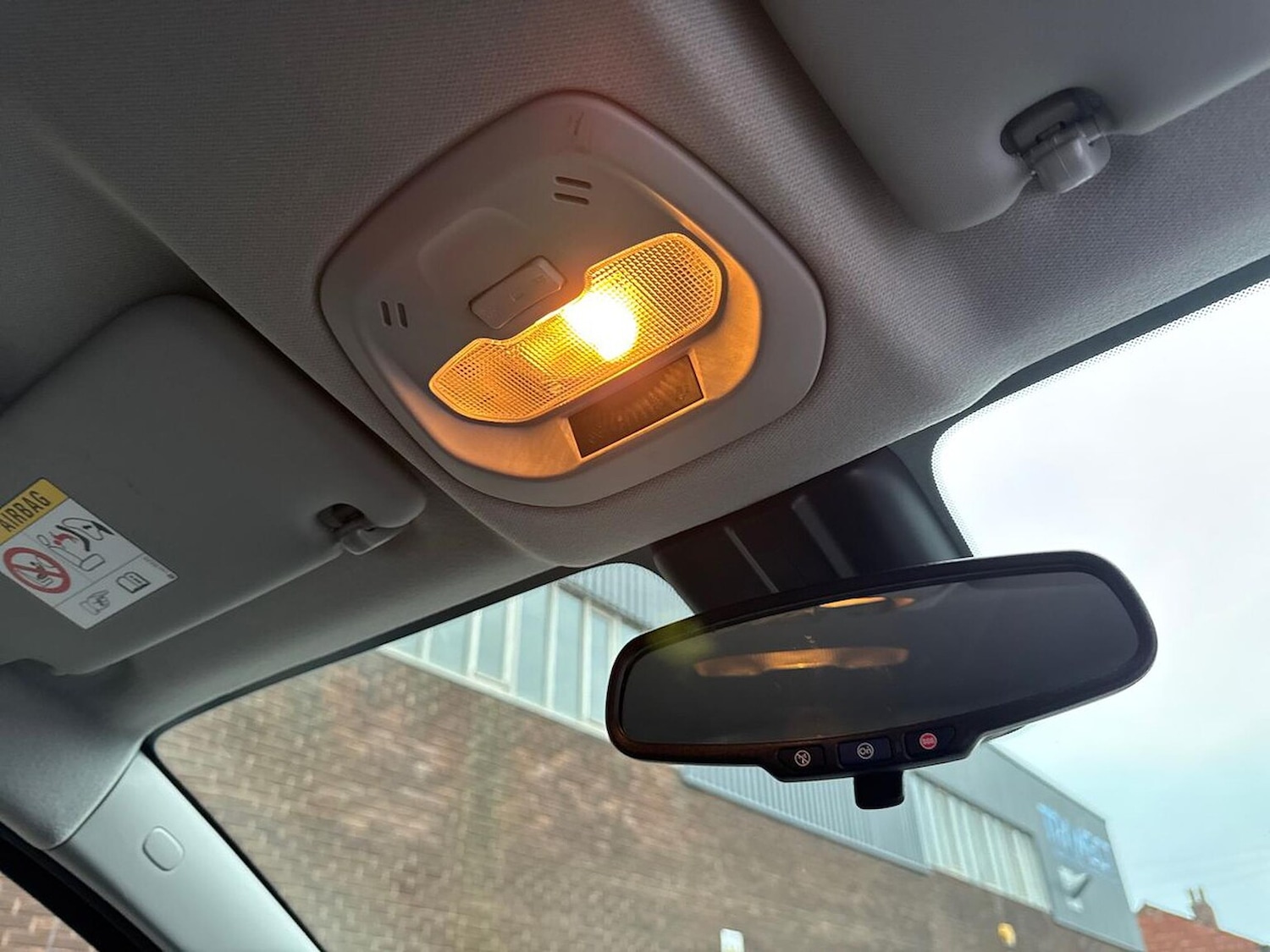 Used Vauxhall Viva 2016 for sale - 76257771: Photo 14