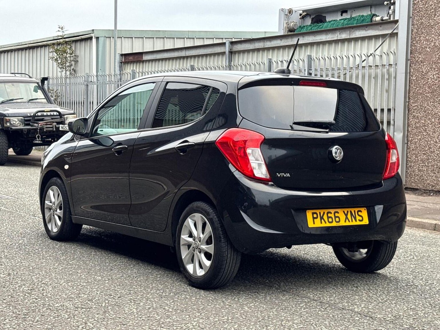 Used Vauxhall Viva 2016 for sale - 76257771: Photo 2