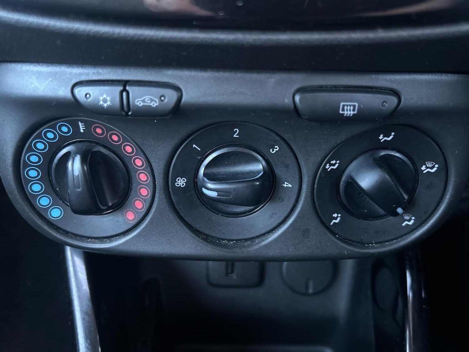 Used Vauxhall ADAM 2018 for sale - 77688085: Photo 12