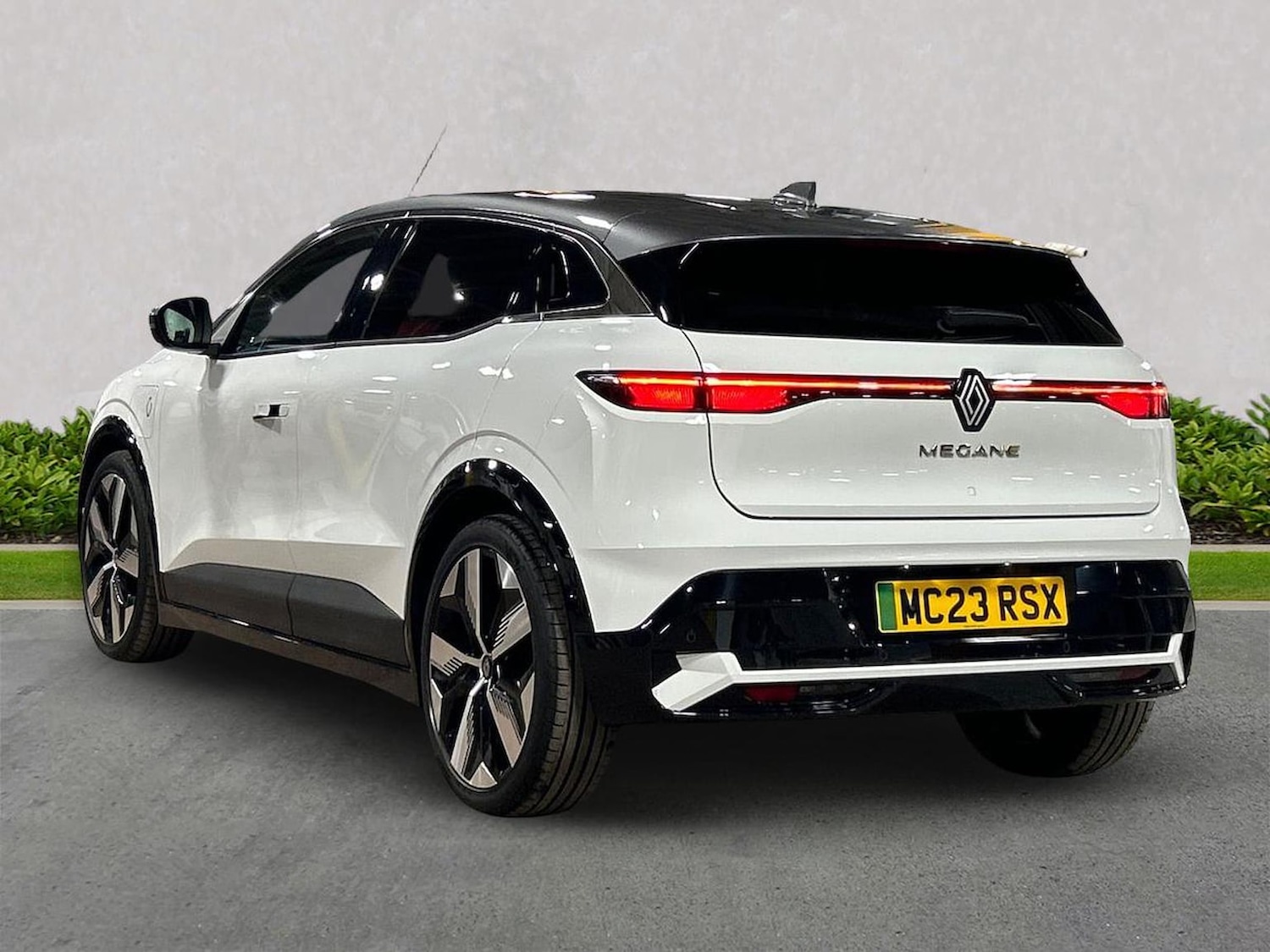 Used Renault Megane E Tech 2023 for sale - 78144480: Photo 2