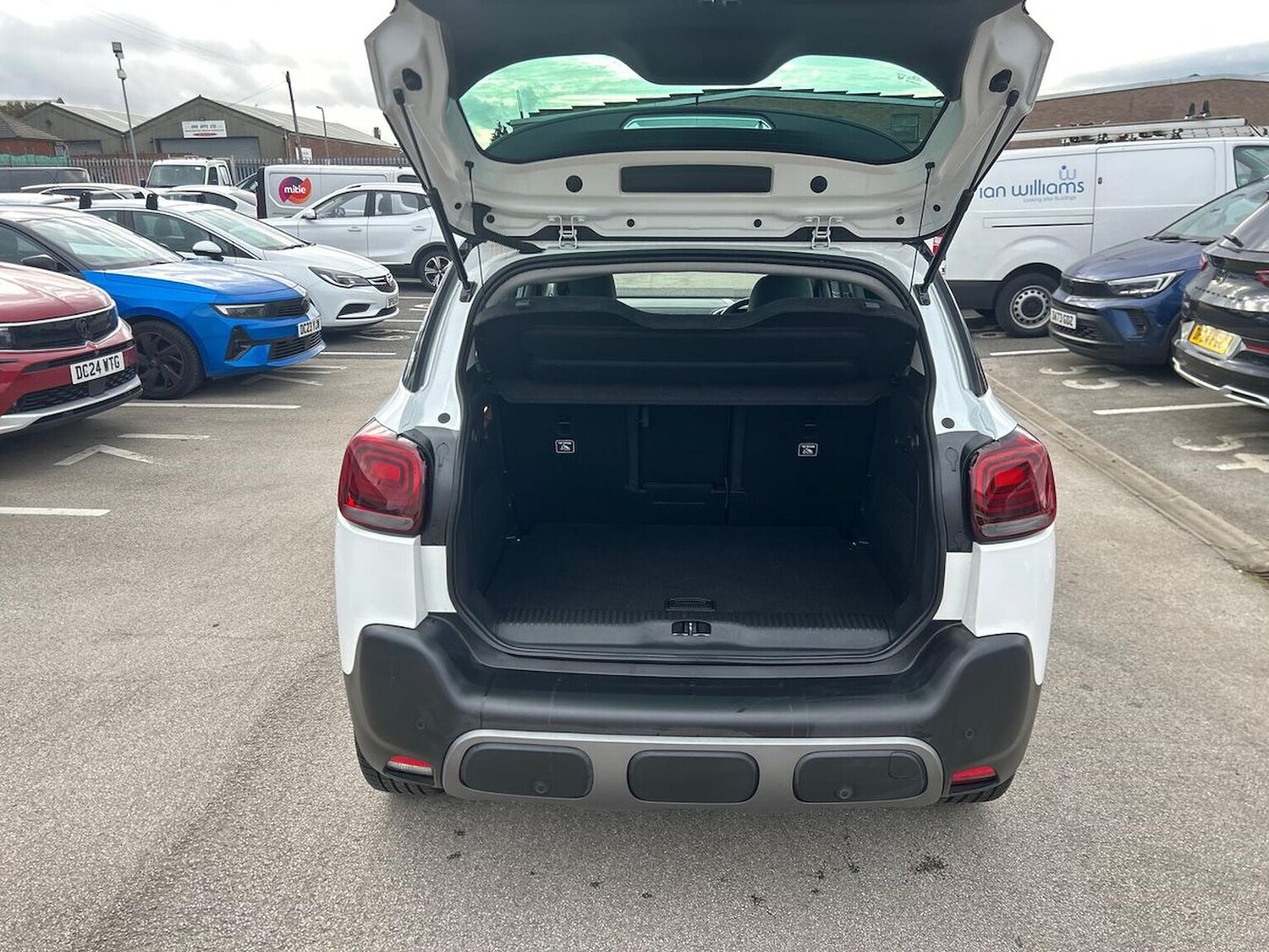 Used Citroen C3 Aircross 2024 for sale - 76193230: Photo 17